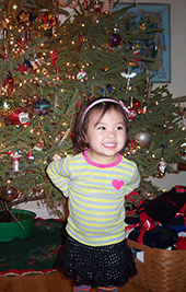 Chiwa at christmas tree